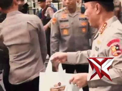 Kapolri & PJU Mabes Polri Turun ke Jalan, Sapa Masyarakat Bersama Insan Pers ?
