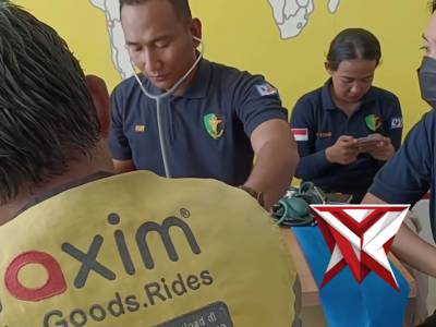 Biddokkes Polda Kalbar berikan pelayanan kesehatan - PoliceTube