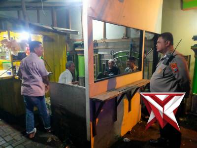 Anggota polsek kutorejo laksanakan patroli sambang dialogis dengan warga - PoliceTube