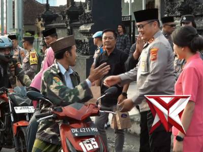 Polres Klungkung Berbagi Takjil di Bulan Ramadhan 1447 H