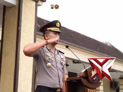 Wakapolres Kediri Kota memimpin pelaksanaan kegiatan apel bersama
