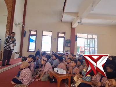 SOSIALISASI ANTI BULLYING DI PKMB UMAR BIN KHATTAB KEPANJEN