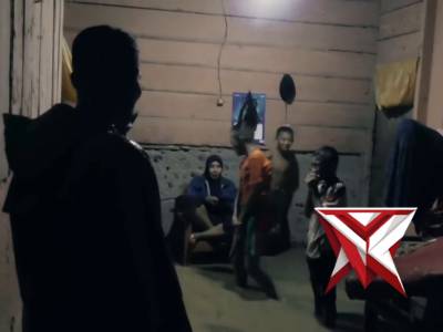 POLRES HALSEL EVAKUASI KORBAN BANJIR