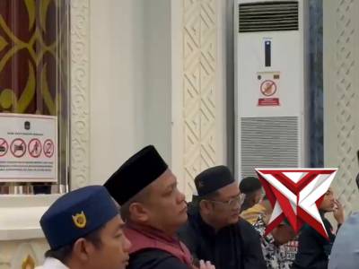Kapolda Sumbar Hadiri Gerakan Subuh Berjamaah di Masjid Al Hakim Islamic Center Padang