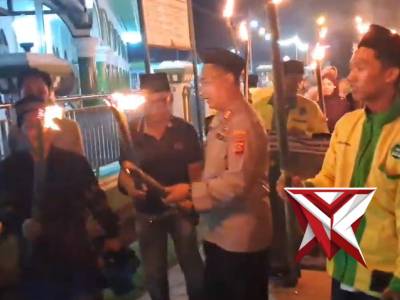 ANTUSIAS MASYARKAT LEMPUING PAWAI OBOR BERSAMA KAPOLSEK
