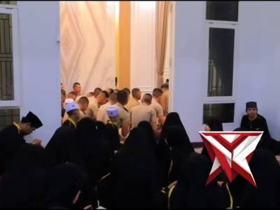 Kapolda Lampung Gelar Khataman Al-Qur&rsquo;an dan Buka Bersama Anak Yatim di Rumah Dinas