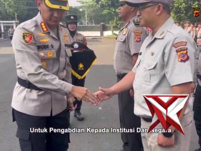 Upacara Kenaikan Pangkat Pengabdian Anggota Polri dan Reguler PNS Polri Polrestabes Bandung - PoliceTube