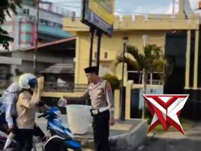 Berbagi Takjil Sat Lantas Polres Muba