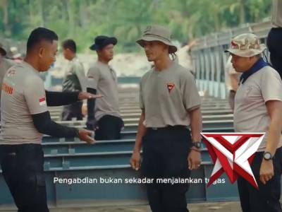 Saat takbir menggema di seluruh penjuru negeri, menyambut hari yang suci, menuju kebaikan yang lebih