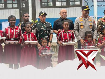 KAPOLDA PAPUA TENGAH HADIRI LAUNCHING MAKAN BERGIZI GRATIS PERDANA DI KAB NABIRE