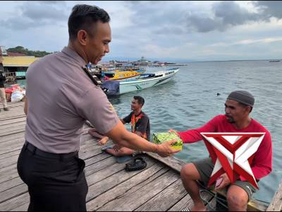 Polres Buru Berbagi Takjil di Bulan Suci Ramadhan