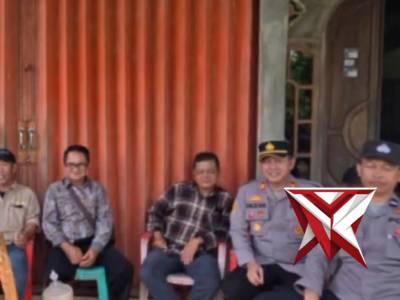 *Kapolsek BTS Ulu Amankan Pemilihan Ketua RT 18 Bangun Jaya*

Kapolsek BTS Ulu, AKP. Fauzan Aziman,