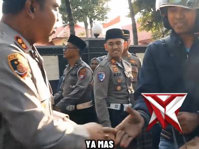 POLRES TUBAN, Pembagian Baksos Kepada Ojol, Banser dan Kokam Serta Bagi Takjil