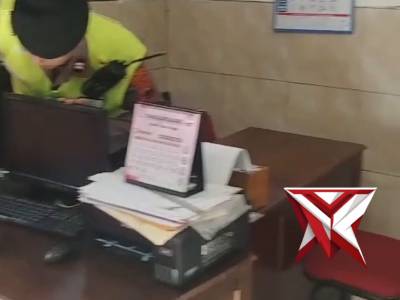 Polsek Laweyan Polresta Surakarta Budayakan Bersihkan Lingkungan Kantor.