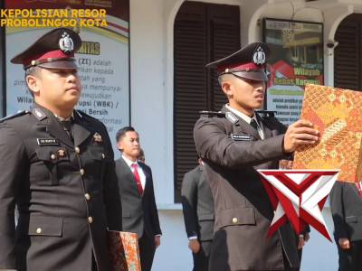 Upacara Hari Kesaktian Pancasila dan pemberian reward anggota berprestasi Polres Probolinggo Kota