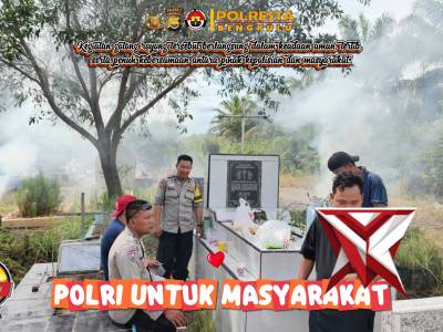 *Sambut Hari Besar Keagamaan, Polsek Selebar dan Ahli Waris Bersihkan TPU Taman Bahagia* - PoliceTube
