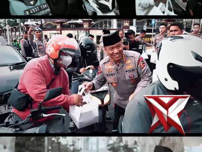 Kapolri & PJU Mabes Polri Turun ke Jalan, Sapa Masyarakat Bersama Insan Pers ?