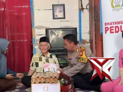 KAPOLRES LEBONG DAN KETUA BHAYANGKARI CABANG LEBONG BERIKAN BANTUAN SOSIAL KEPADA MASYARAKAT