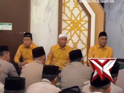 Doa Bersama Keberangkatan Umroh ?? Suasana haru dan penuh khidmat menyertai doa bersama keberangk - PoliceTube