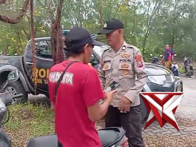 Polsek Ujungpangkah Giat Patroli Sambang Ciptakan Wilayah Aman*