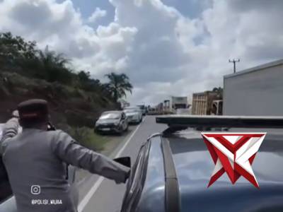 Polisi Sigap Urai Kemacetan di Jalintim, Pemudik Puji Pelayanan Humanis