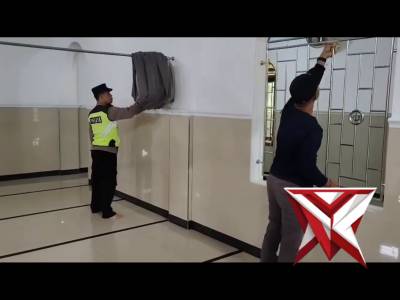 Bersih Bersih Masjid Bersama Forkompincam Kuwarasan