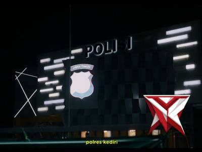 Sahur Gratis Kapolres Kediri Bersama Warga  Kapolres Kediri AKBP Bramastyo Priaji, S.H., S.I.K., M.S