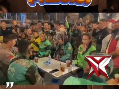 Kapolri Sambangi kedai ado presisi, ngobrol, Serap aspirasi Komunitas ojol palembang

Kapolri Jender