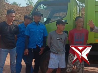 Kapolsek Pampangan AKP HENDRI PERMANA, S.H., M.H. melaksanakan kegiatan sambang dengan memberikan hi