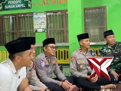 Safari Ramadhan Polres Magetan di Ponpes Al Hidayat Karas ??

Kapolres Magetan bersama jajaran mel