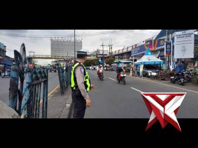 Pelayanan masyarakat dalam bentuk giat Pengaturan Arus Lalin sore dan Aiptu Iman Live Report