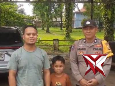 Tim patroli polsek BTS ulu bantu pemudik - PoliceTube