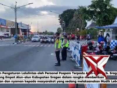Personel Pospam Terpadu Atur Arus Lalu Lintas di Simpang Empat Alun-Alun Sragen


Personel Pospam Te