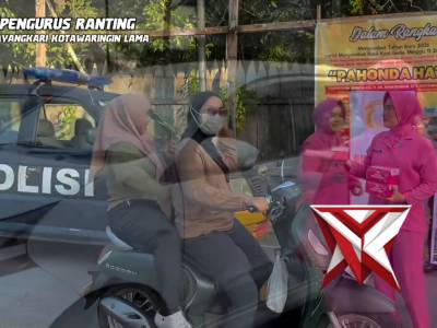 Polsek Kotawaringin Lama & Bhayangkari Ranting Kotawaringin Lama Berbagi Takjil Kepada Masyarakat Ko - PoliceTube