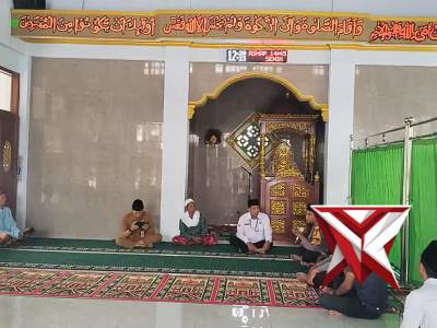 Safari Sholat Dzuhur Keliling, Polsek Sumbersuko Pererat Silaturahmi Bersama Masyarakat