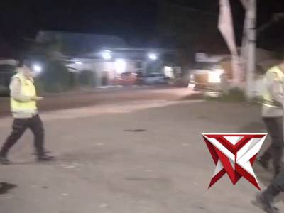 Personil polres OKI memberikan Himbauan kepada Masyarakat