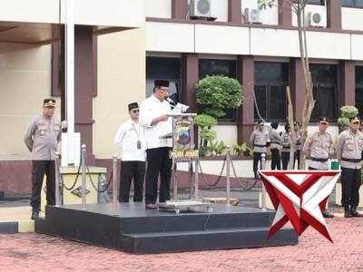 Apel Pemberian Kotak Sedekah dari Baznas

polresjeparajeparasedekahbulanramadhan