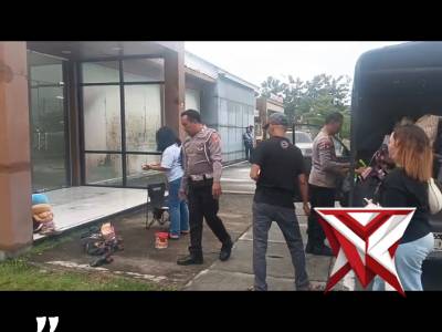 RESPON C???? PERSONIL POLRES NGAWI PENANGANAN MOBIL PEMUDIK YANG TERBAKAR