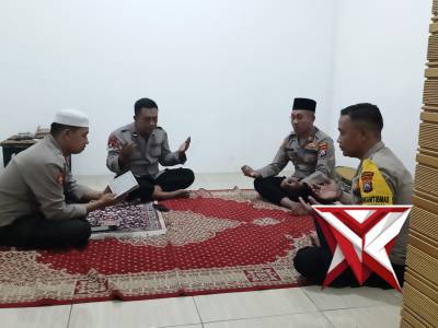 Kapolsek Jrengik memimpin Doa' dan Tahlil bersama almarhum AFFAN KURNIAWAN