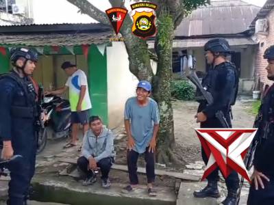 Personel Batalyon B Pelopor Satbrimob Polda Sumsel melaksanakan giat patroli kamtibmas