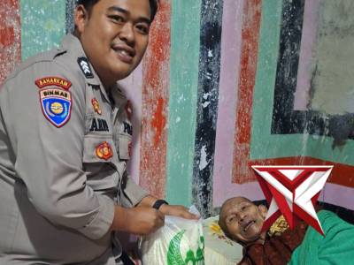 Bhabinkamtibmas salurkan zakat fitrah