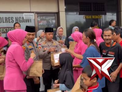 KAPOLRES NGAWI BAGI TAKJIL