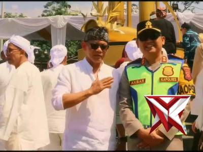 Kapolres Kuningan turut menghadiri peresmian Tugu Angklung Kuningan bersama unsur Forkopimda