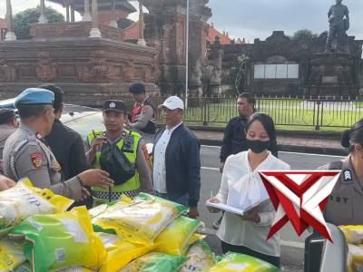 Pasar Beras Murah Polsek Petang bersama Polwan Polres Badung