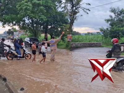 Turlaln Banjir Petok Mojo