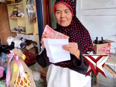 Polsek cimenyan berbagi kepada warga binaannya