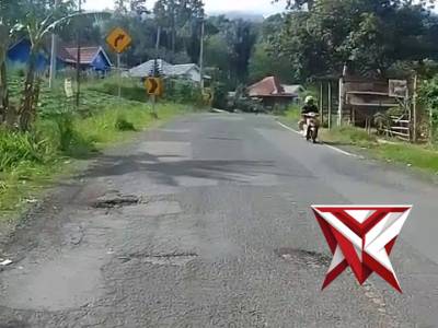 Kegiatan rutin patroli antisipasi Tindak Pidana Polsek Selupu Rejang - PoliceTube