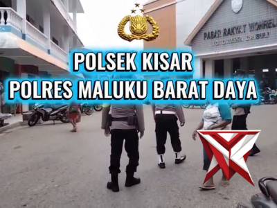 Personil polsek kisar laksanakan giat gatur di depan pasar rakyat wonreli