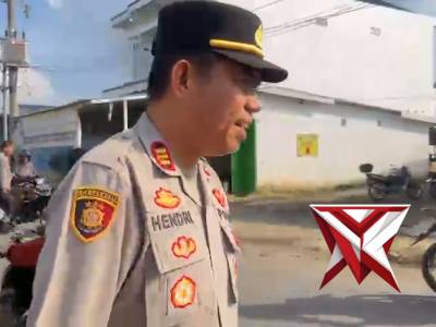 POLSEK MEGANG SAKTI BAGI BAGI TAKJIL