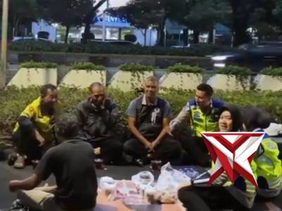 Adem benar salawat bareng gini